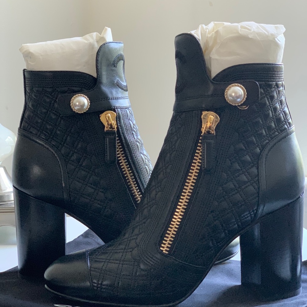NEW CHANEL women’s ankle boots black size 38.5 EU